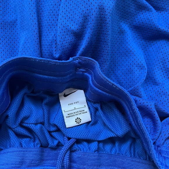 Nike dry fit university Kentucky mesh shorts, size large - Picture 2 of 4